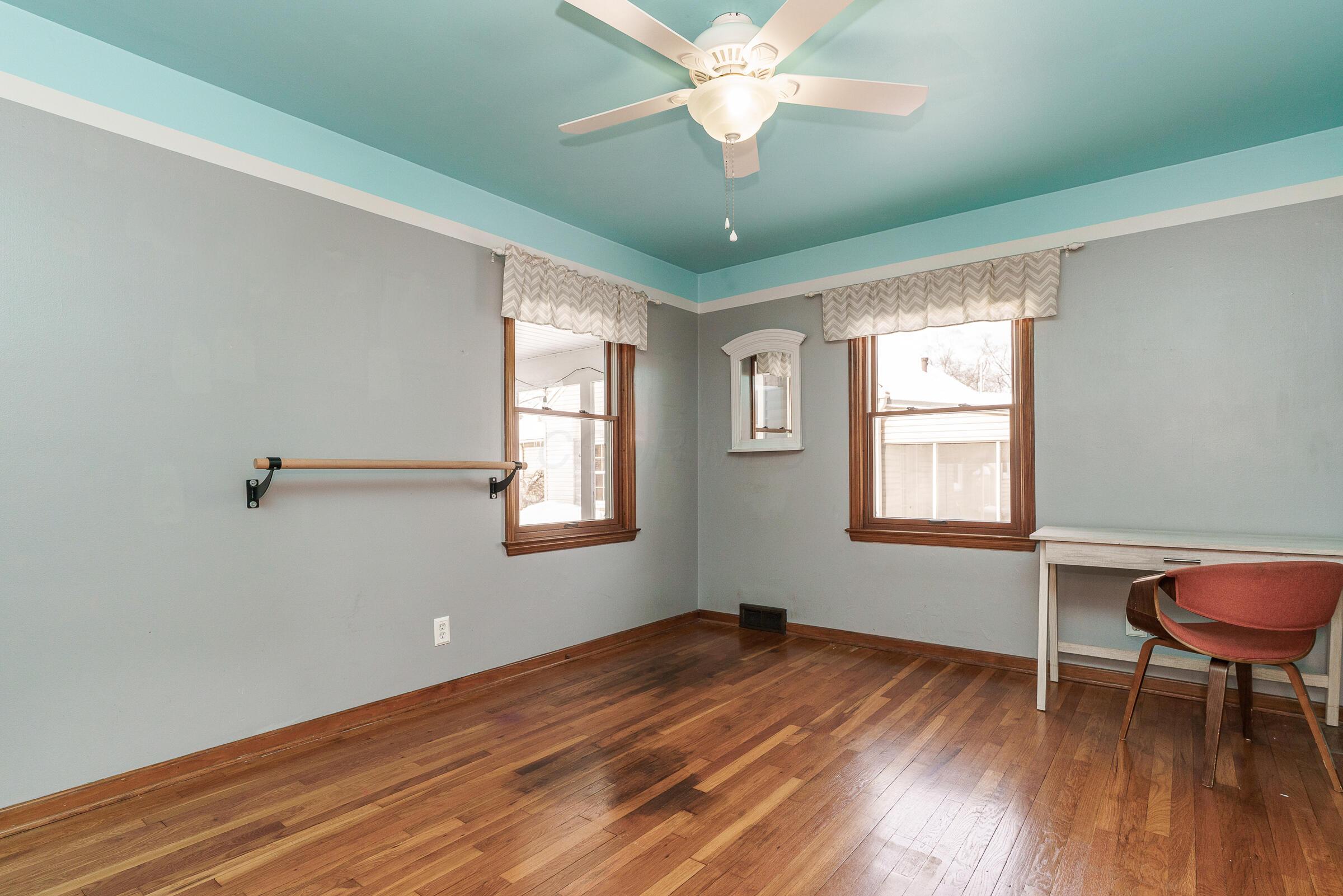 4464 Zeller Road Columbus, OH 43214 - Photo 18 of 48 First Floor Bedroom 2