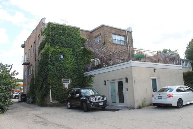 314 West Main Street, Unit 3R St. Charles, IL 60174 - Photo 2 of 5