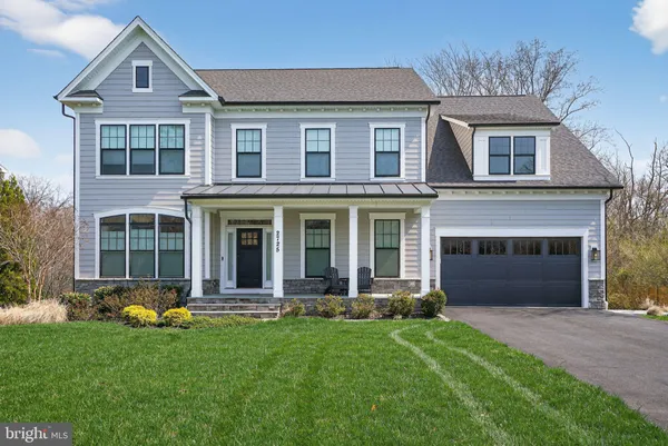 $2,675,000 | 2725 Willow Drive, Vienna, VA 22181