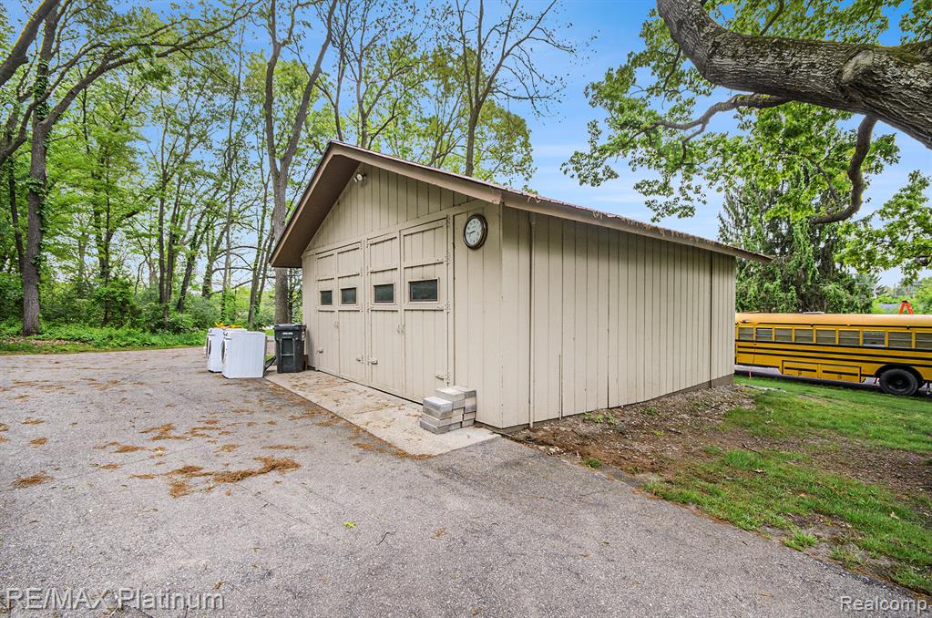 11095 Hibner Road Hartland, MI 48353 - Photo 34 of 49 Gallery Image 34
