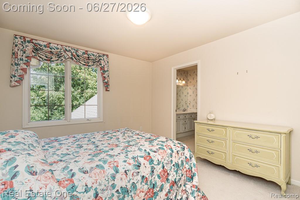 3347 St George Court Rochester, MI 48306 - Photo 29 of 51 Bedroom with Jack and Jill bath (view to front yard)