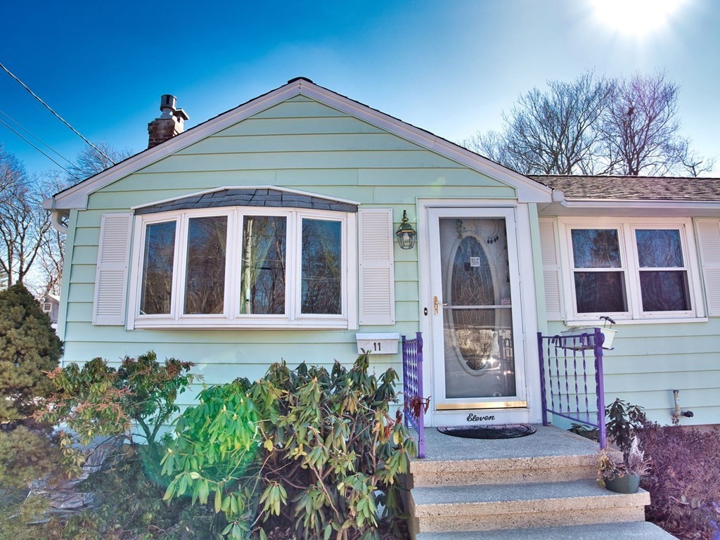 11 Roseen Road Holbrook, MA 02343 - Photo 2 of 33 Gallery Image 2