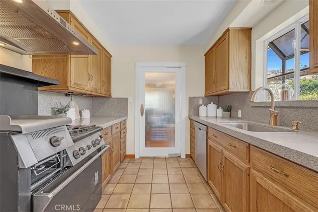 $6,000 | 10436 South Crawford Canyon Road, North Tustin, CA 92705