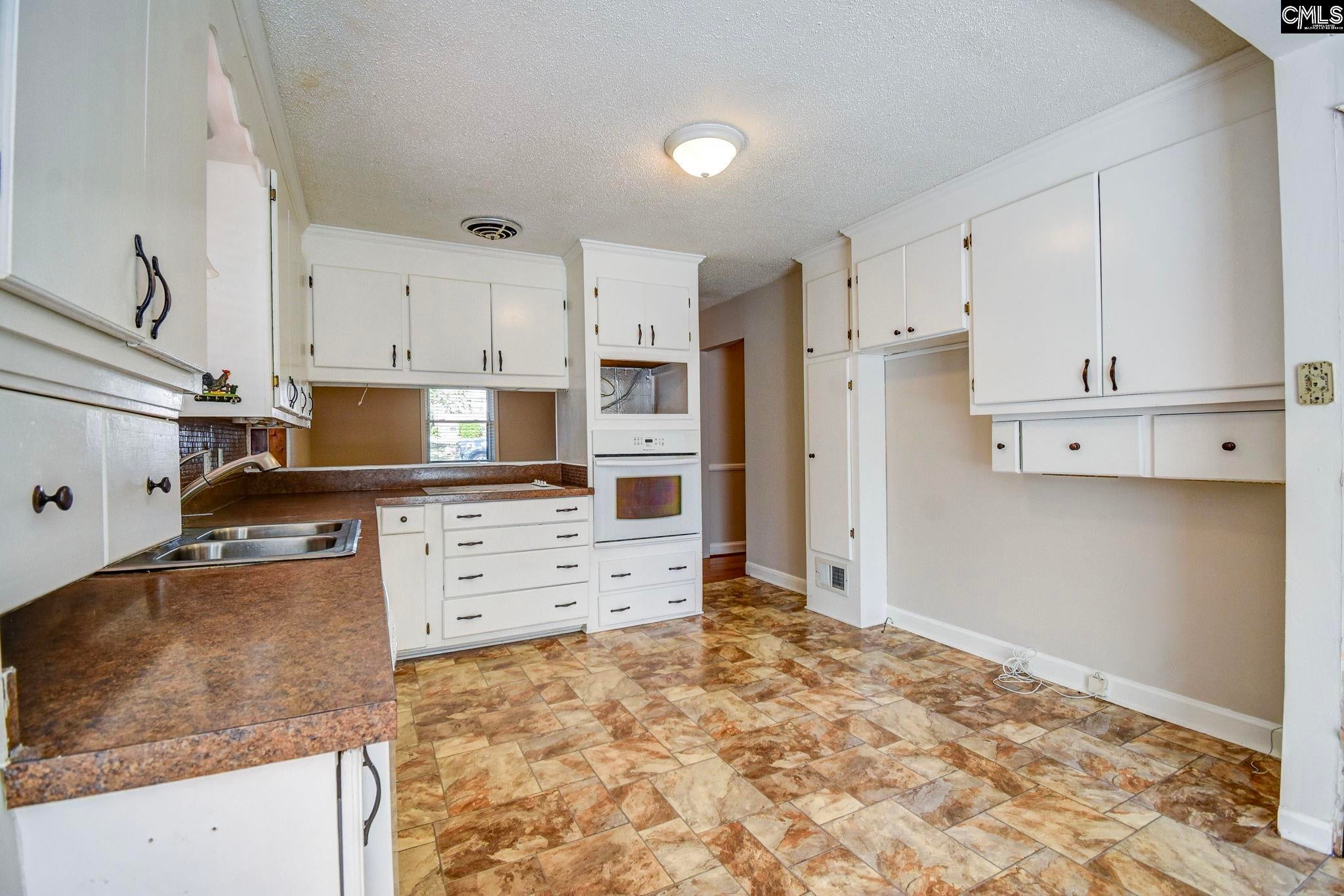 949 Gabriel Road Cayce, SC 29033 - Photo 15 of 31 Gallery Image 15