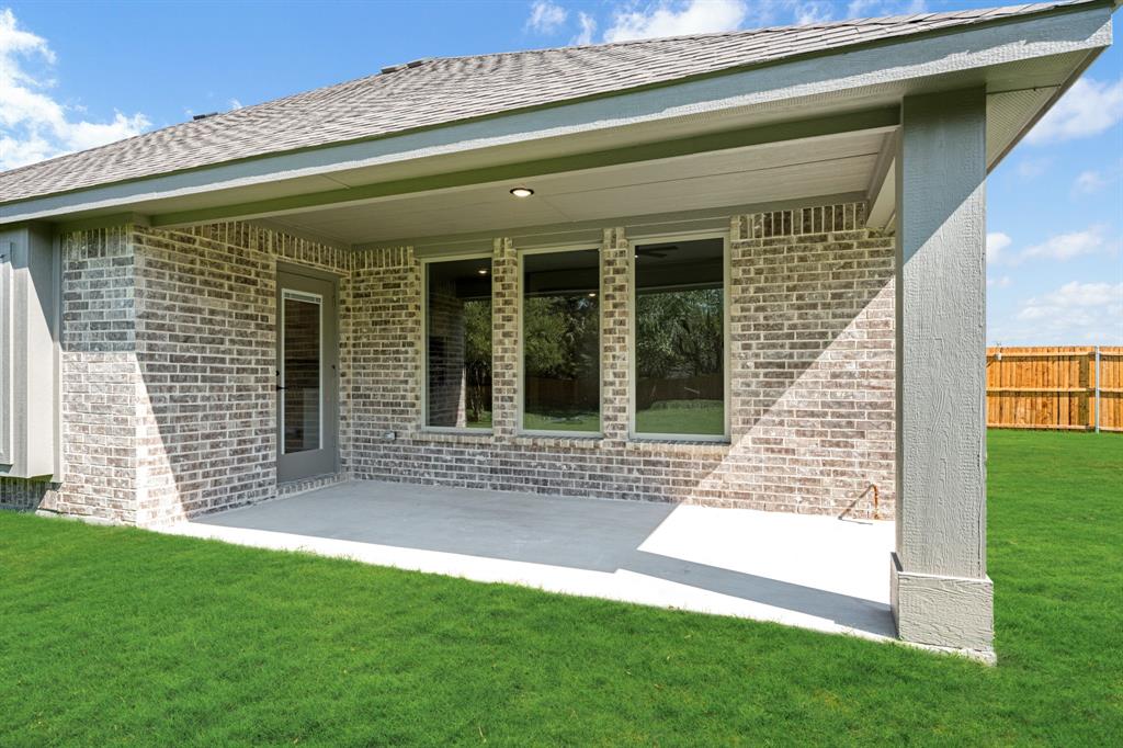 763 Crystal Lk Lane Red Oak, TX 75154 - Photo 31 of 35