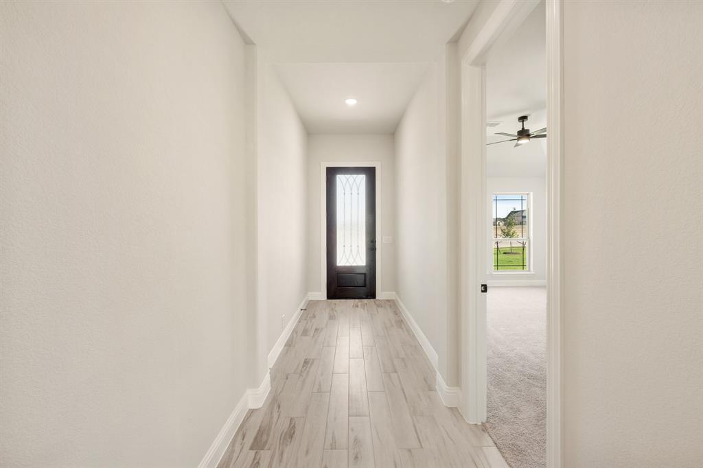 763 Crystal Lk Lane Red Oak, TX 75154 - Photo 5 of 35