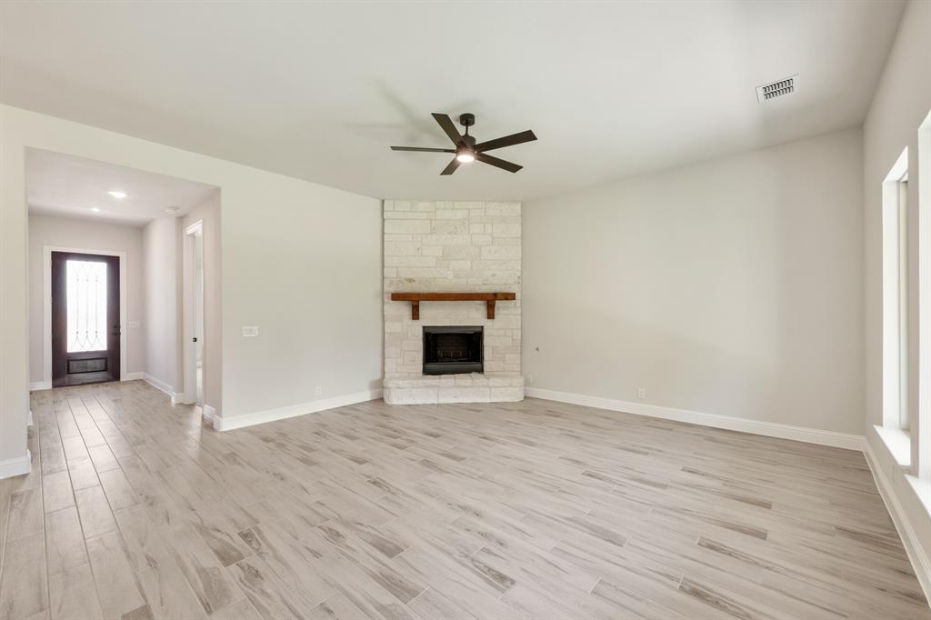 763 Crystal Lk Lane Red Oak, TX 75154 - Photo 6 of 35