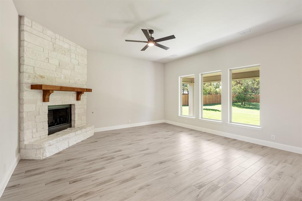 763 Crystal Lk Lane Red Oak, TX 75154 - Photo 8 of 35