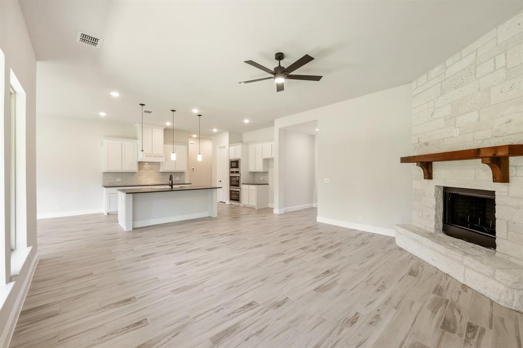 763 Crystal Lk Lane Red Oak, TX 75154 - Photo 9 of 35