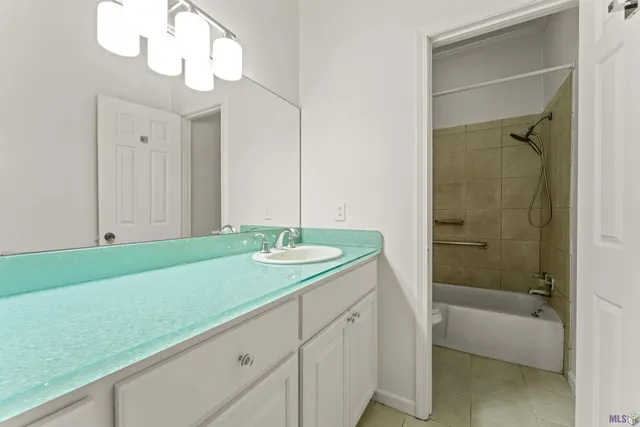 $189,000 | 7640 Lasalle Avenue, Unit 405, Baton Rouge, LA 70806