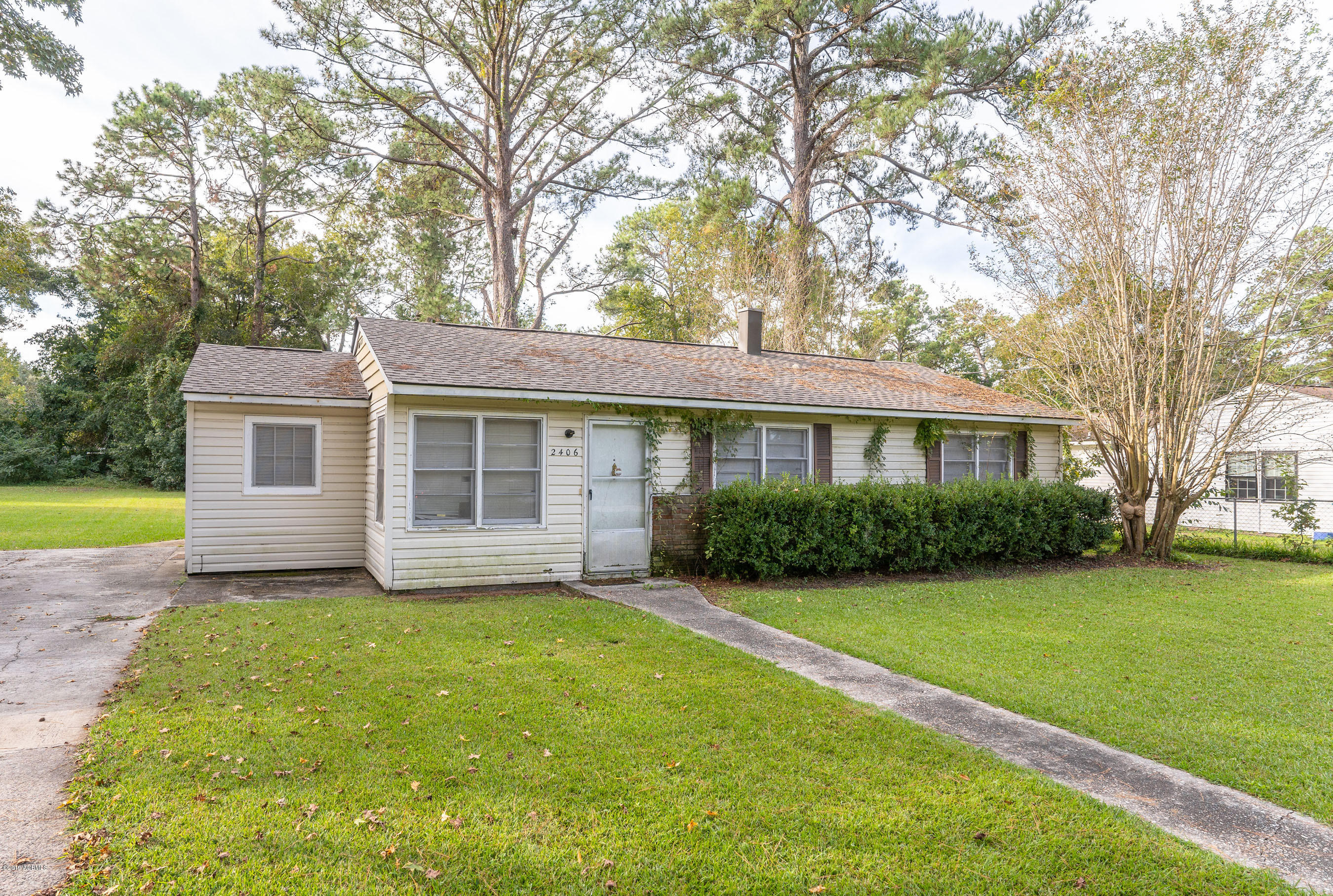 2406 State Rd S-7-386 Beaufort, SC 29902 - Photo 4 of 15 95614429-45AC-4030-B1FF-5B59E71A4671