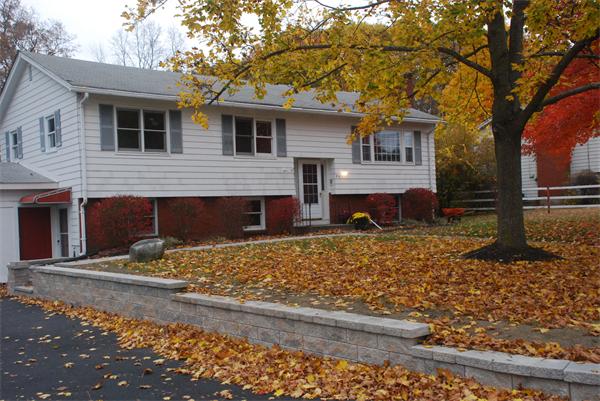 93 Rolling Acres Road Lunenburg, MA 01462 - Photo 1 of 10 Gallery Image 1