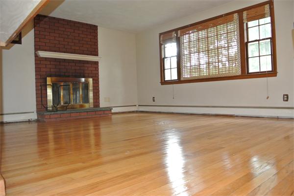 93 Rolling Acres Road Lunenburg, MA 01462 - Photo 4 of 10 Gallery Image 4