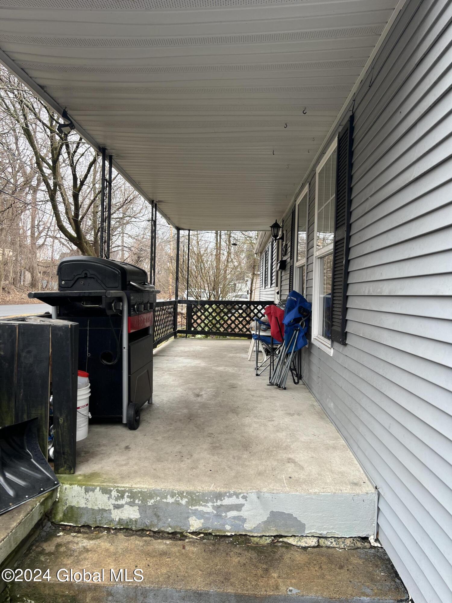 358 Olean Street Schenectady, NY 12306 - Photo 4 of 16 IMG_6365