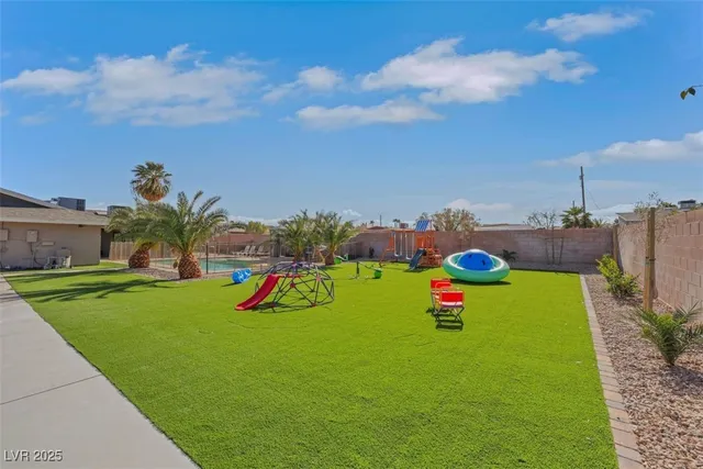 $3,995 | 7171 Hinson Street, Las Vegas, NV 89118