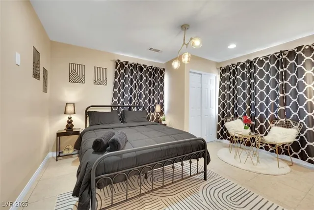 $3,995 | 7171 Hinson Street, Las Vegas, NV 89118