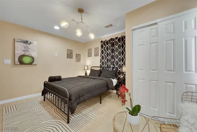 $3,995 | 7171 Hinson Street, Las Vegas, NV 89118