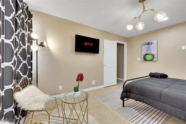 $3,995 | 7171 Hinson Street, Las Vegas, NV 89118