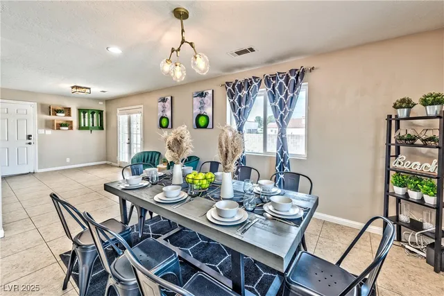 $3,995 | 7171 Hinson Street, Las Vegas, NV 89118