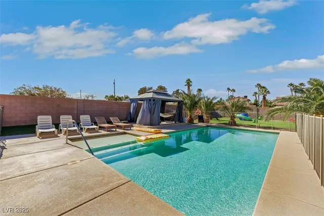 $3,995 | 7171 Hinson Street, Las Vegas, NV 89118