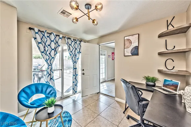 $3,995 | 7171 Hinson Street, Las Vegas, NV 89118