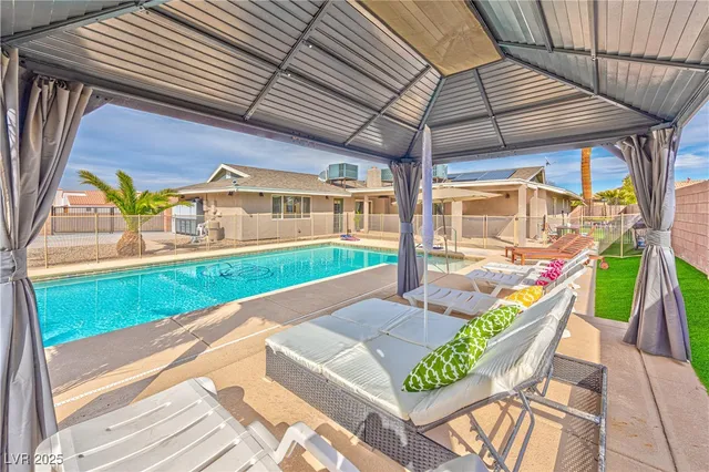 $3,995 | 7171 Hinson Street, Las Vegas, NV 89118