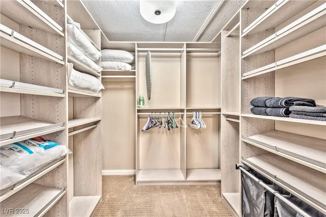 $3,995 | 7171 Hinson Street, Las Vegas, NV 89118