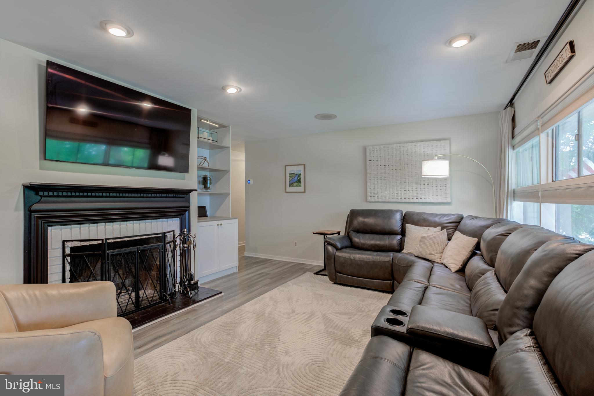 1108 Cromwell Road Glenside, PA 19038 - Photo 4 of 43 Family Room