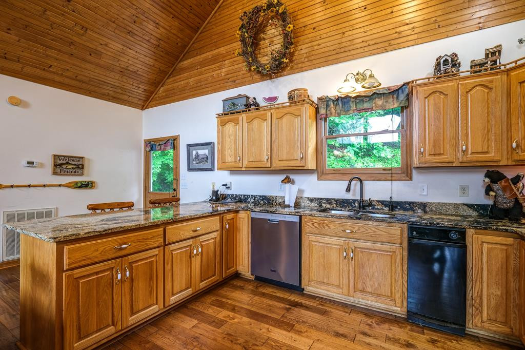 447 Village Road Murphy, NC 28906 - Photo 20 of 59