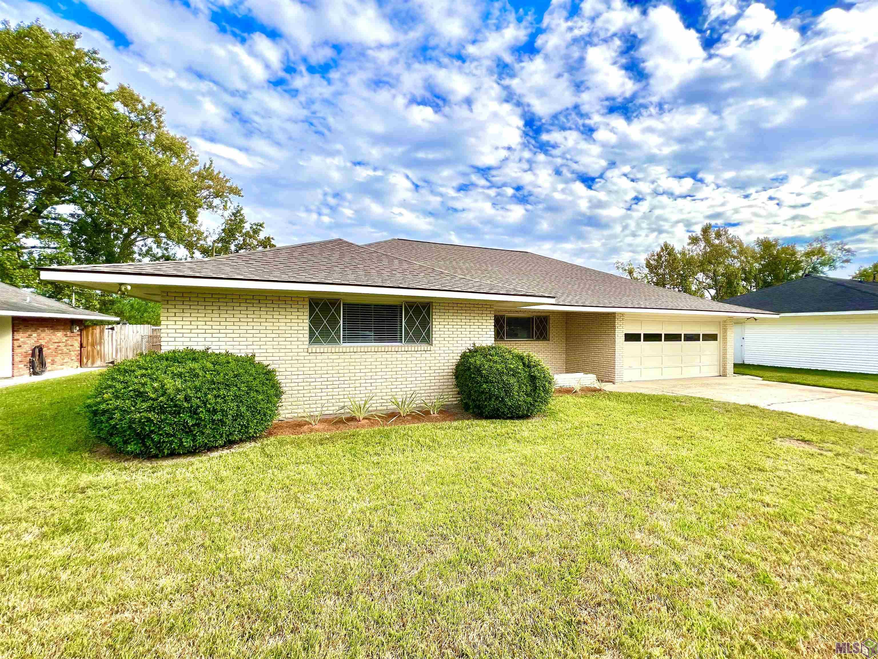 3041 Singletary Drive Baton Rouge, LA 70816 - Photo 2 of 19
