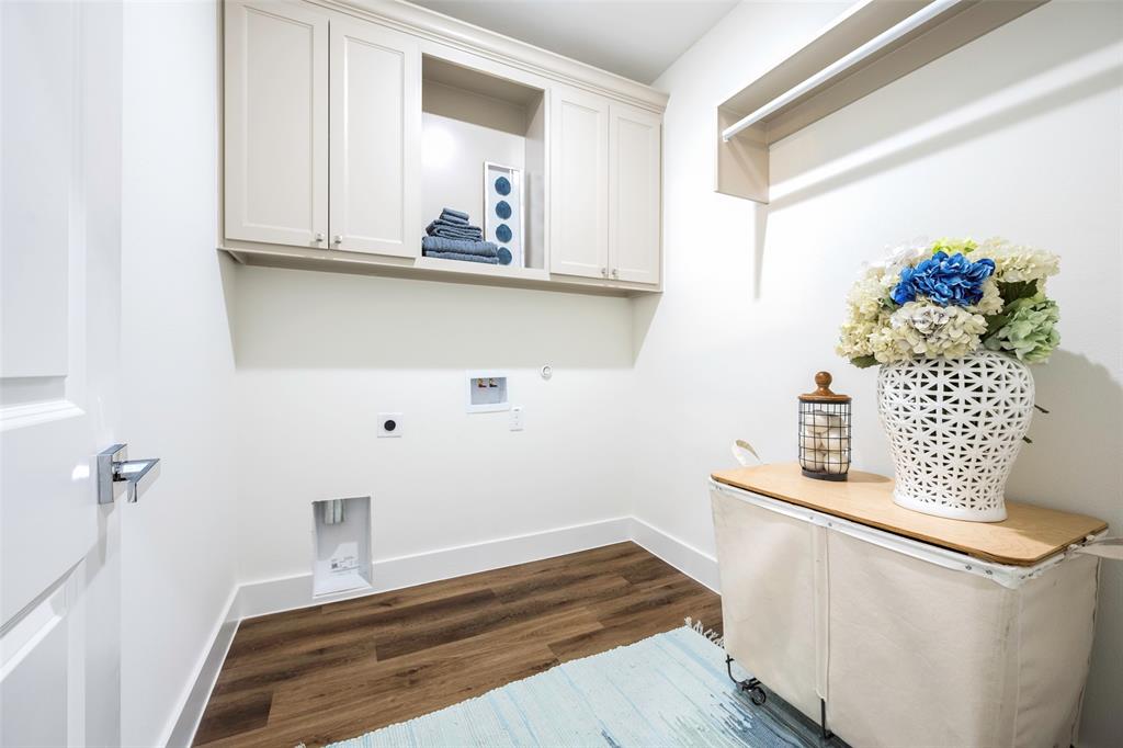 424 Private Road 5440 Point, TX 75472 - Photo 18 of 32 a bedroom with a bed and a window