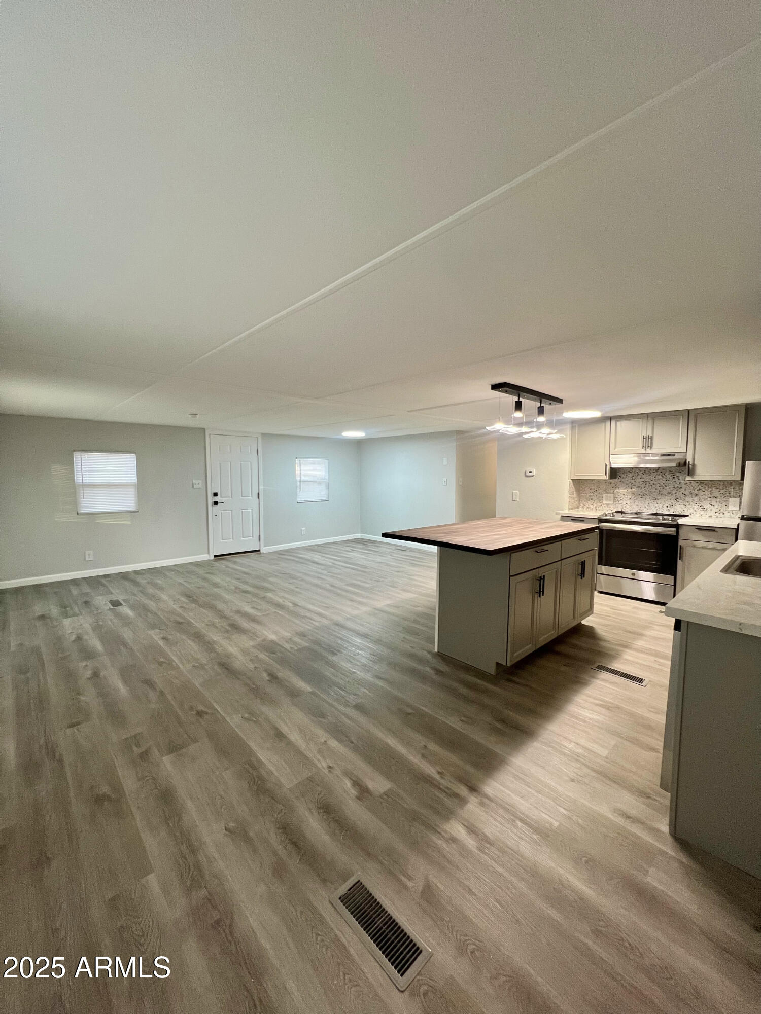 19039 North Dinero Road Peoria, AZ 85373 - Photo 21 of 39 IMG_1055