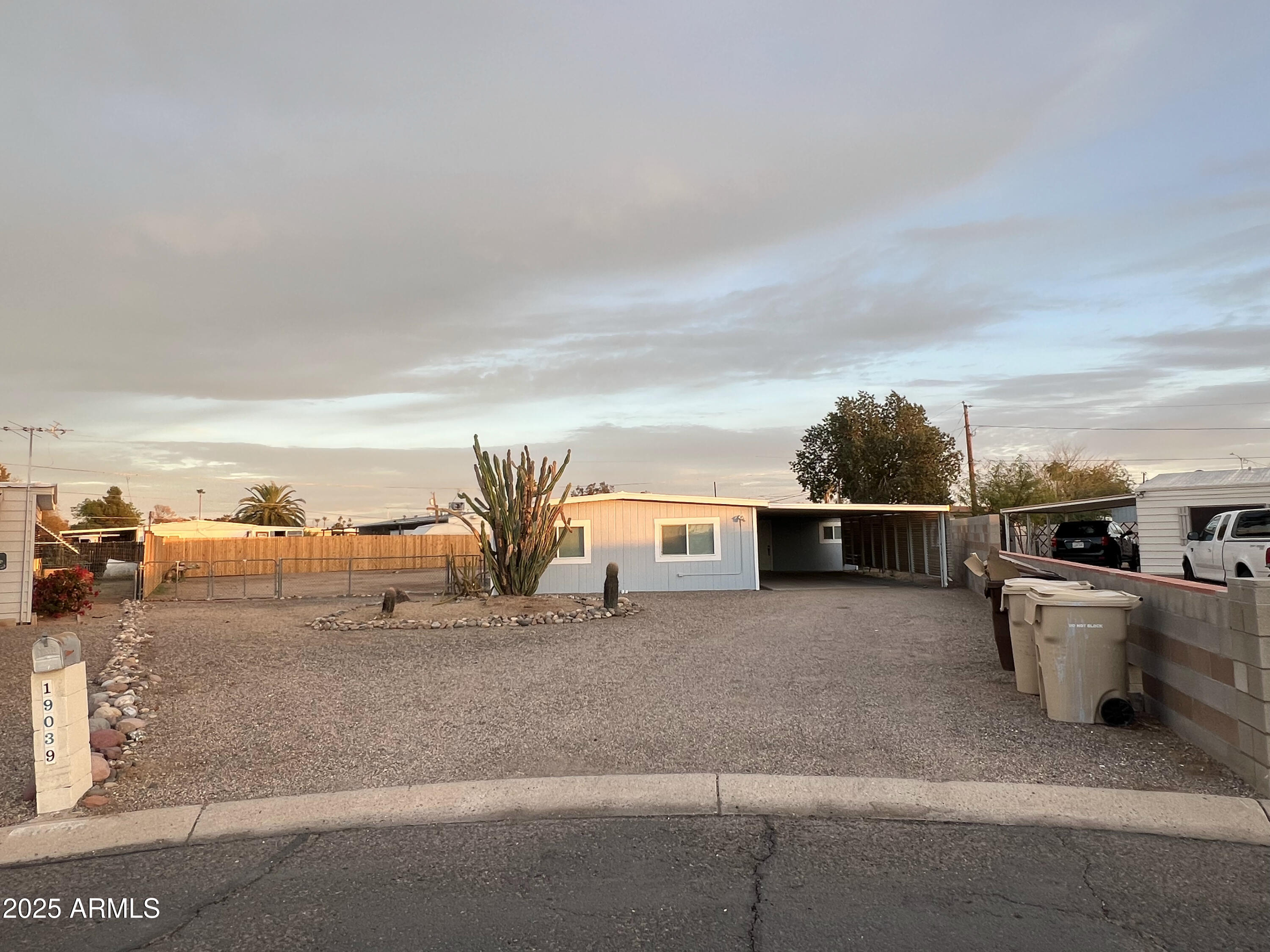 19039 North Dinero Road Peoria, AZ 85373 - Photo 39 of 39 IMG_1081