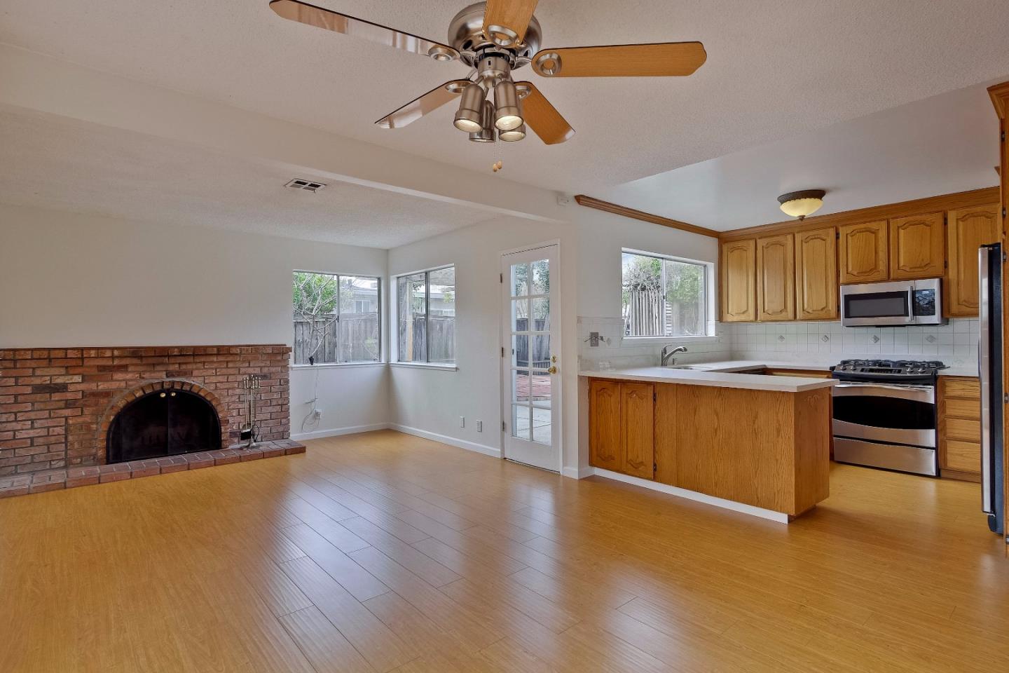 37773 Rockspray Street Newark, CA 94560 - Photo 8 of 34 Gallery Image 8