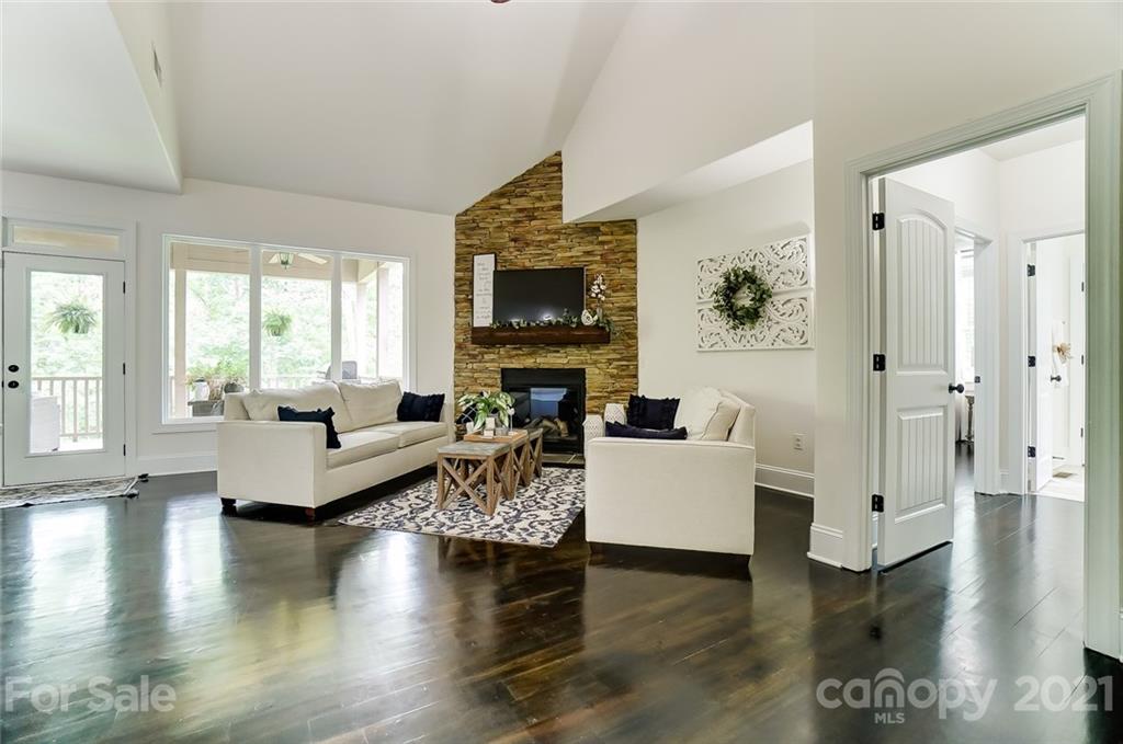 139 Mariners Bluff Road York, SC 29745 - Photo 10 of 43 Gallery Image 10