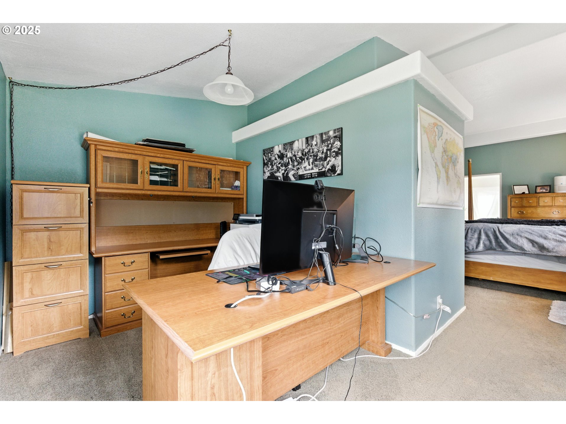 20160 Southeast Foster Road Damascus, OR 97089 - Photo 23 of 48 a room with furniture and flat screen tv