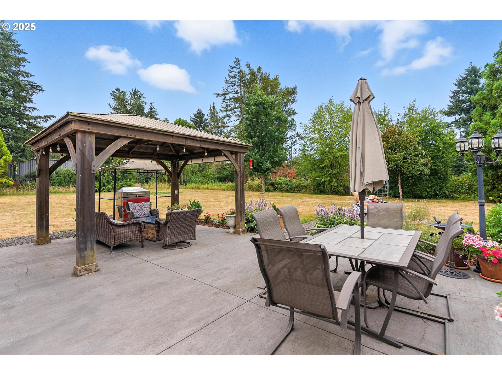 20160 Southeast Foster Road Damascus, OR 97089 - Photo 6 of 48 a view of outdoor space yard and patio