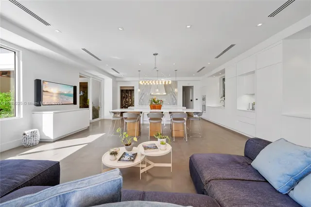 $24,500,000 | 180 Cape Florida Drive, Key Biscayne, FL 33149