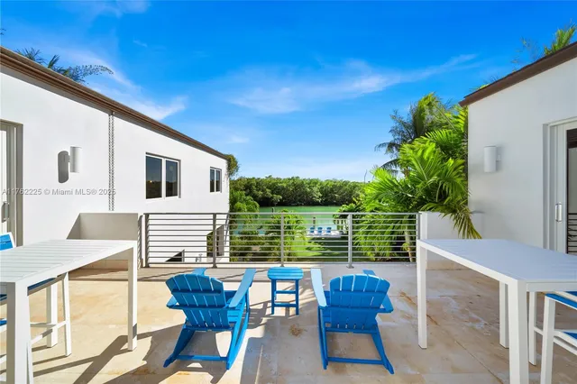 $24,500,000 | 180 Cape Florida Drive, Key Biscayne, FL 33149