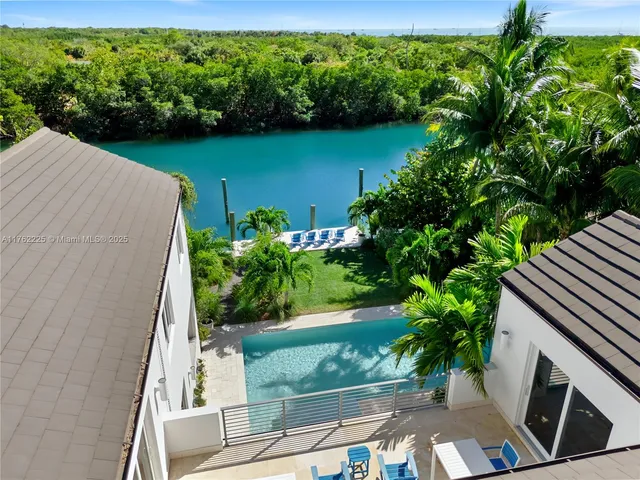 $24,500,000 | 180 Cape Florida Drive, Key Biscayne, FL 33149