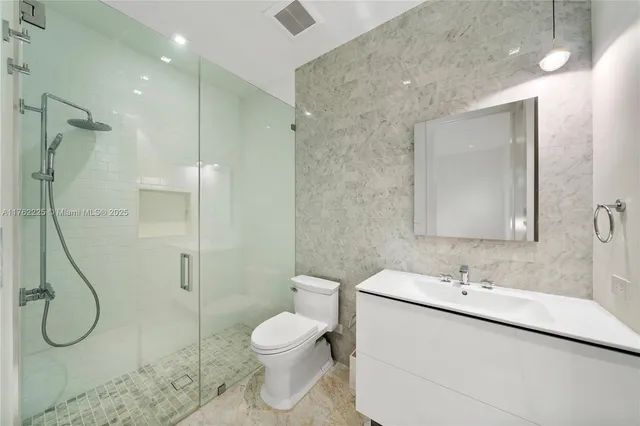 $24,500,000 | 180 Cape Florida Drive, Key Biscayne, FL 33149