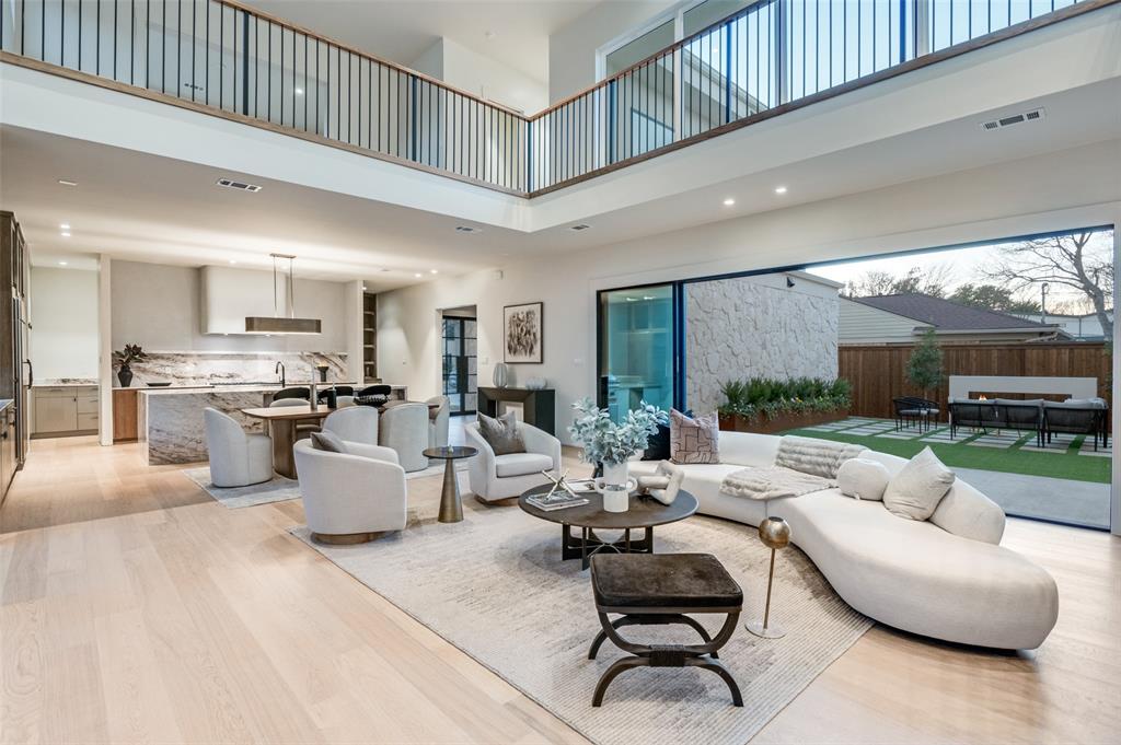 3761 Dunhaven Road Dallas, TX 75220 - Photo 12 of 34