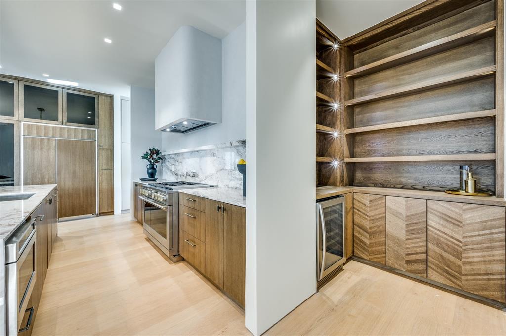 3761 Dunhaven Road Dallas, TX 75220 - Photo 3 of 34