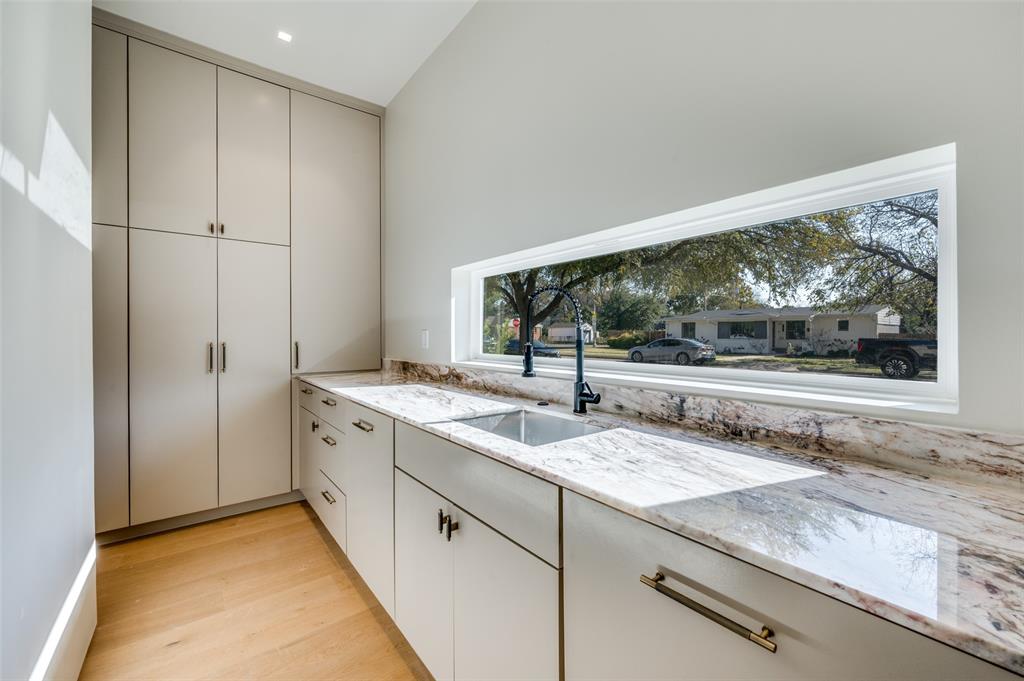 3761 Dunhaven Road Dallas, TX 75220 - Photo 7 of 34