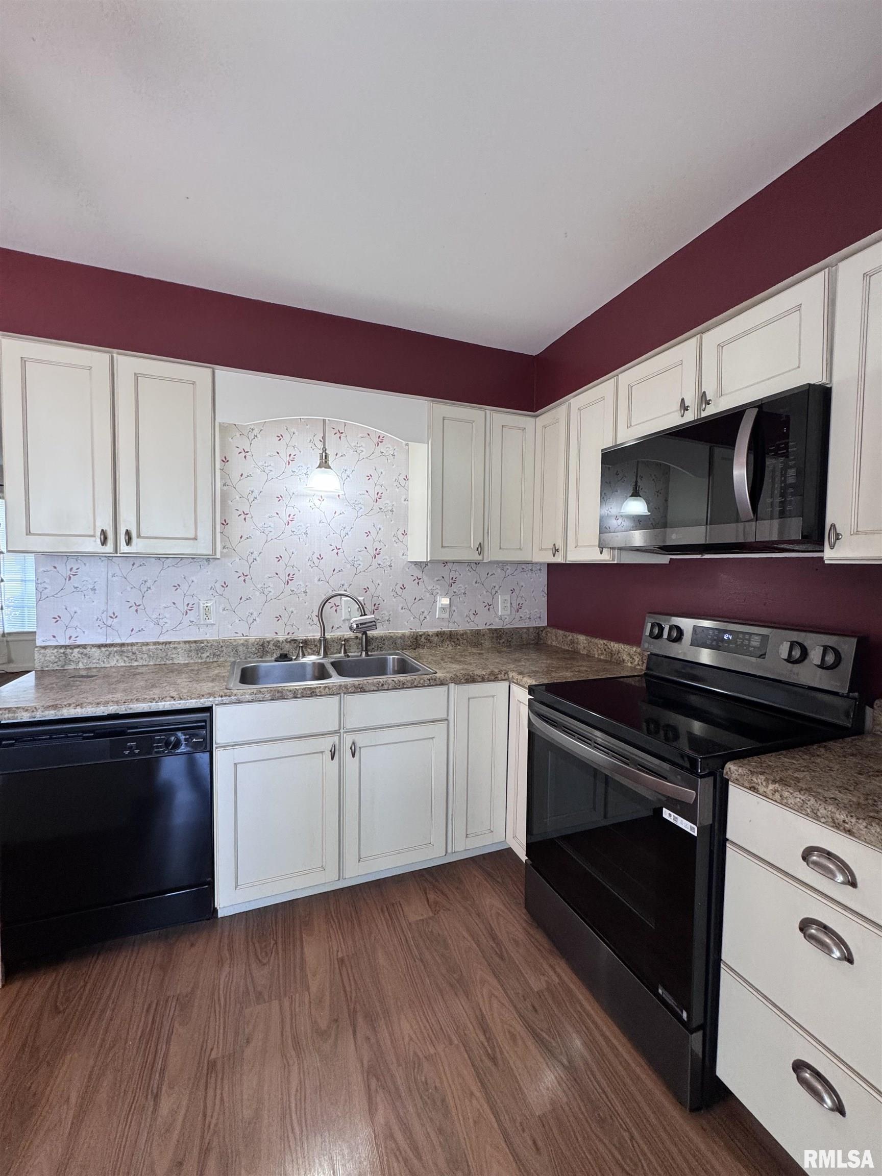 25 South Yorktown Road Macomb, IL 61455 - Photo 13 of 33 Gallery Image 13