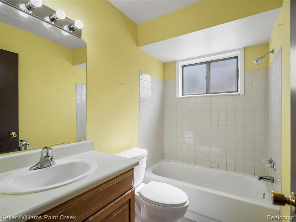 7450 Gerald Avenue Warren, MI 48092 - Photo 12 of 15