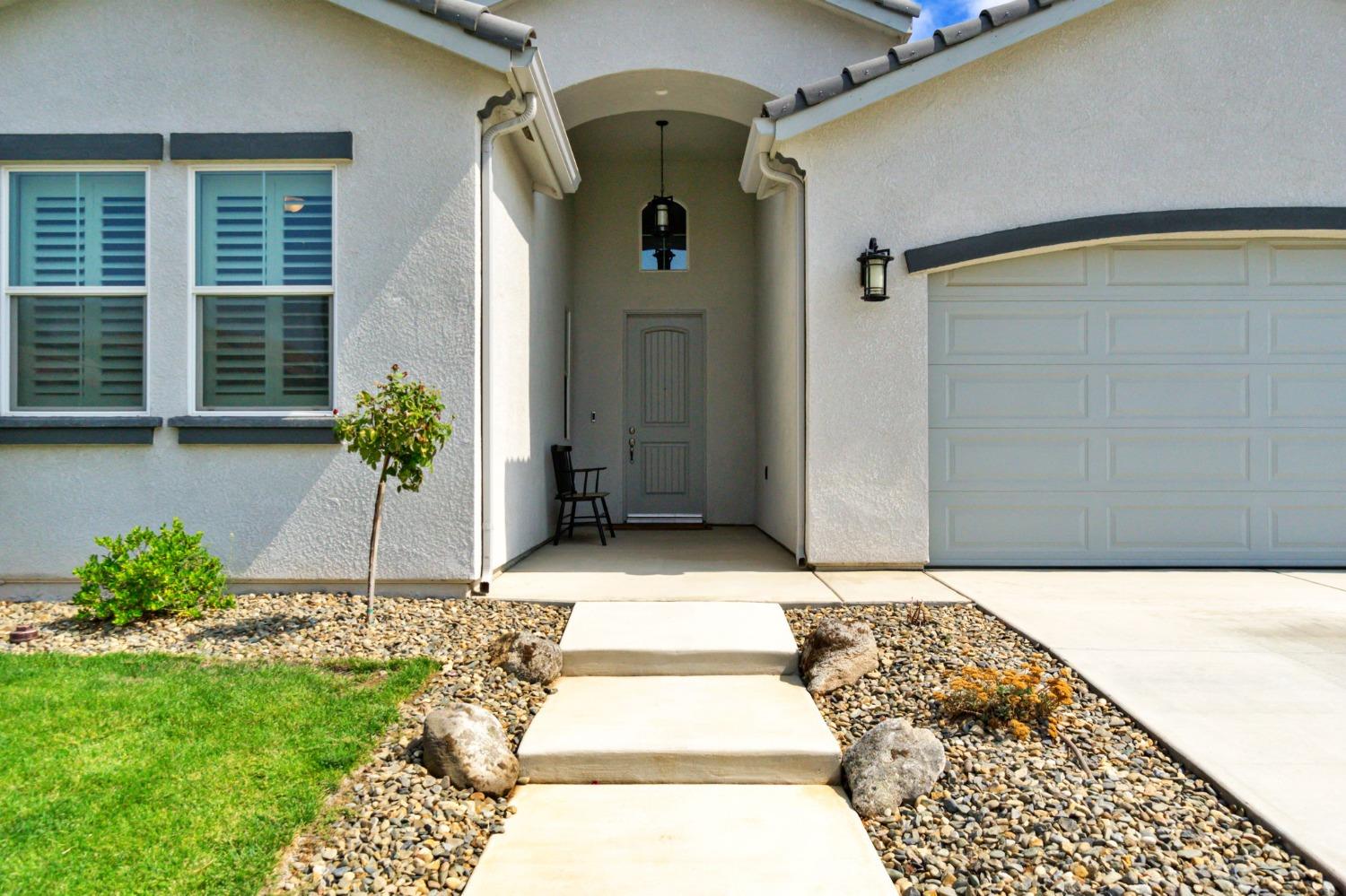 639 Mesa Drive Madera, CA 93636 - Photo 4 of 33 a view of a entryway door front of house