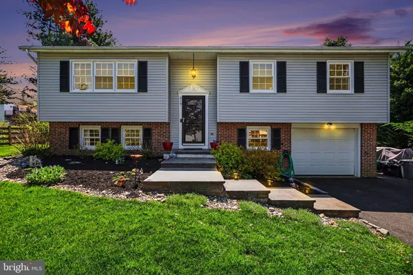 $349,900 | 219 Maple Avenue, Quarryville, PA 17566