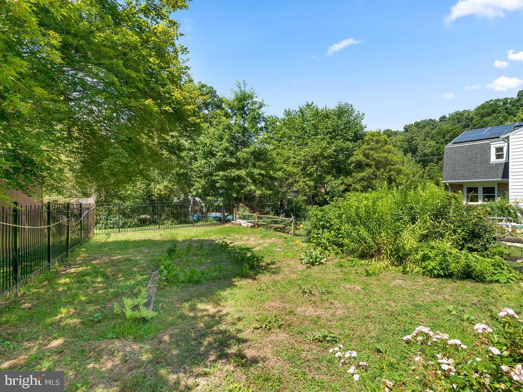 7412 Miller Fall Road Rockville, MD 20855 - Photo 61 of 69 Garden area