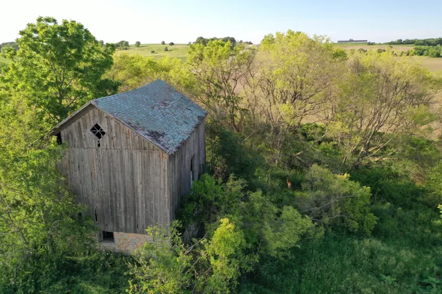 $224,500 | 17063 County Road 10 Northeast, St. Charles, MN 55972